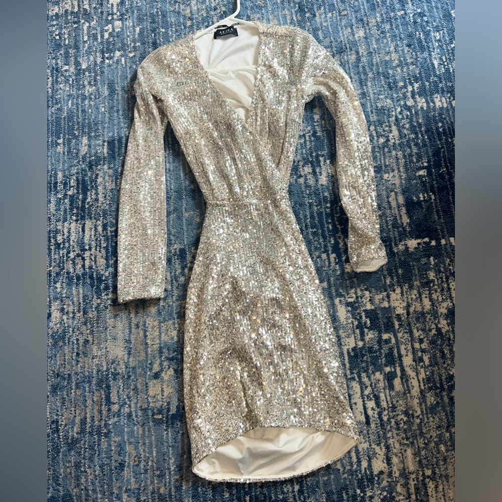 Women’s Dress - Medium